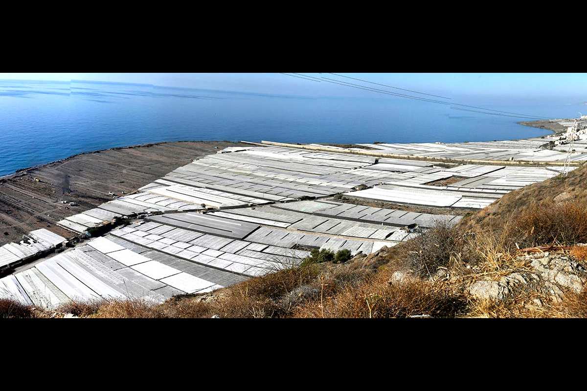 2018. Imagen tras retirar los invernaderos en la línea de costa entre Huarea y  El Pozuleo 