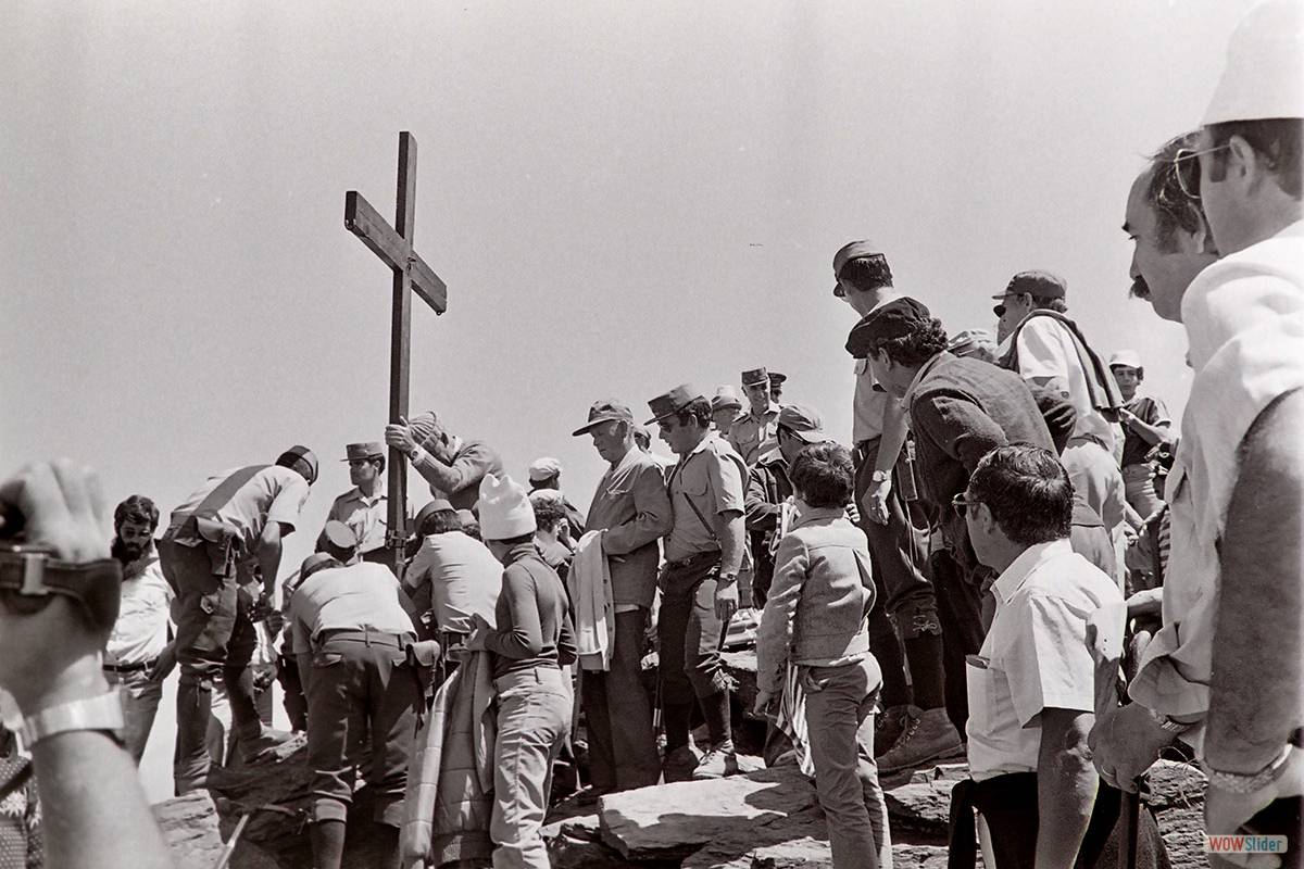 Mulhacén 1982 * Romería.  Foto: JUAN ENRIQUE GÓMEZ